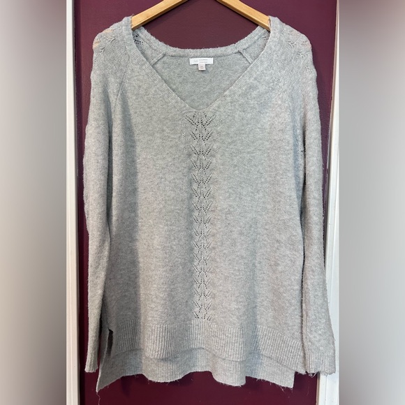 LC Lauren Conrad Gray V-Neck Sweater Size Medium - Picture 1 of 8